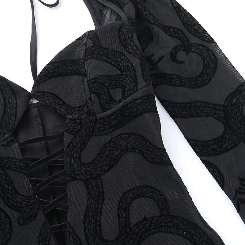 Vestido «Midnight Muse» corto con mangas transparentes
