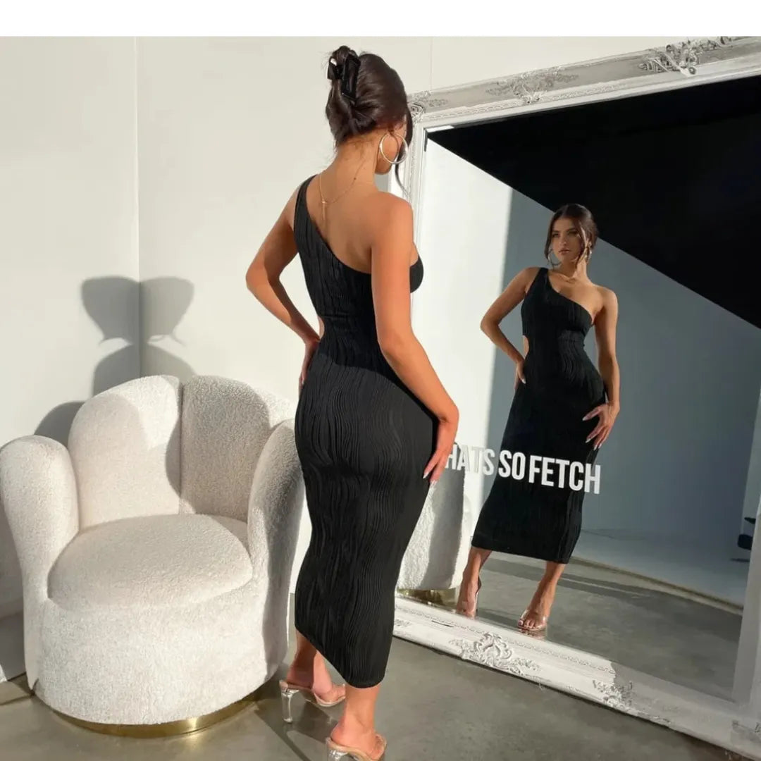 Vestido «Urban Chic» asimétrico con recortes laterales