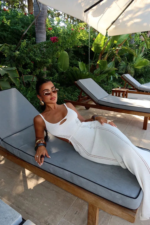 Vestido «Blanco Sublime» con recortes laterales